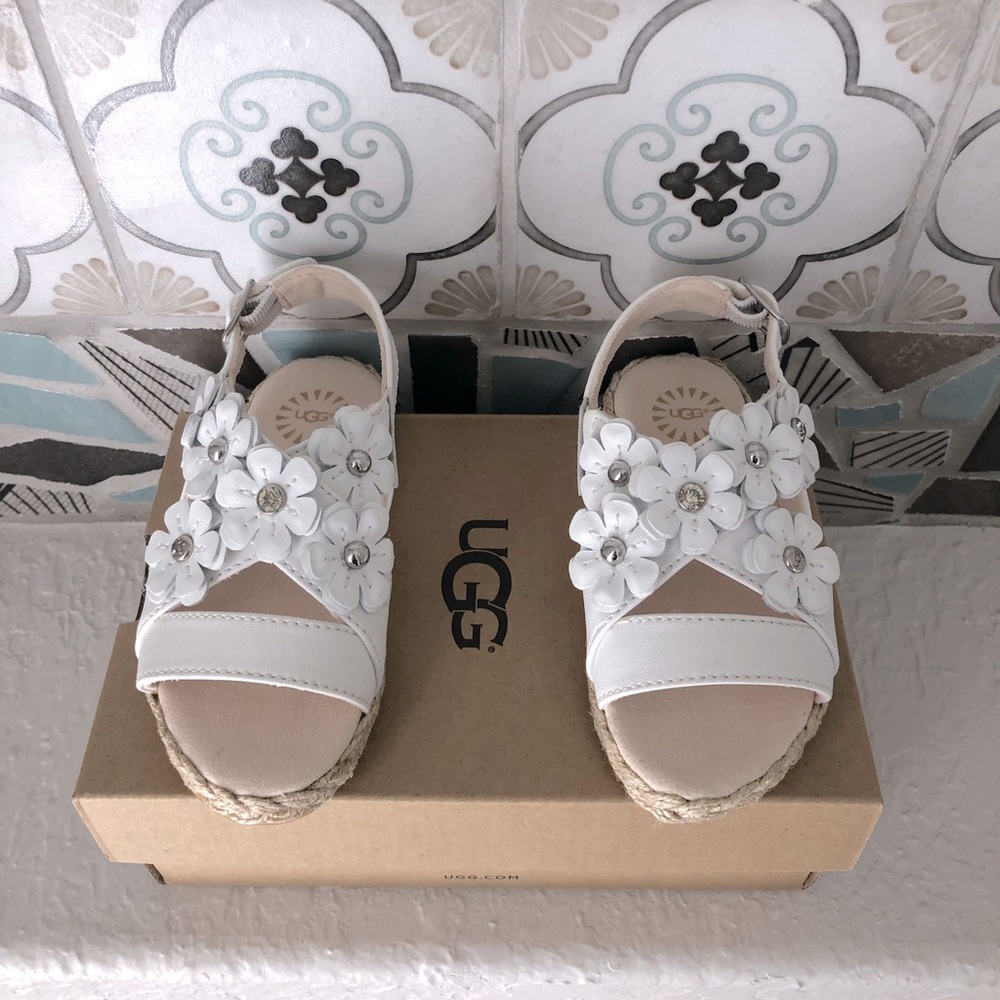 💕UGG Girls (Toddler) Allairey Sandle (White)💕